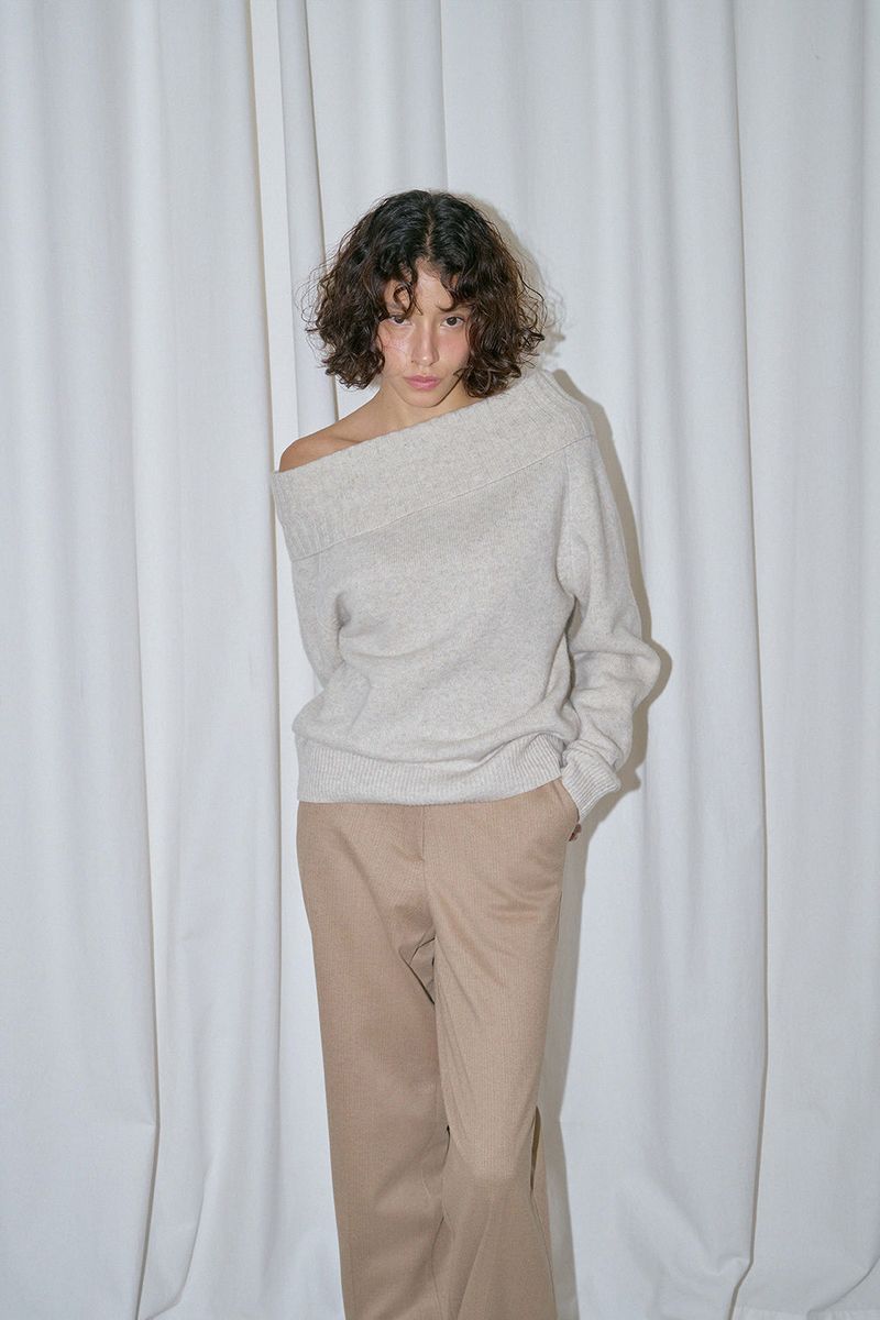 Lissom off-shoulder knit_oatmeal