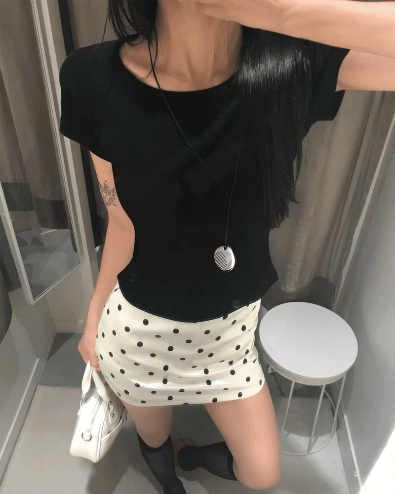 GUSTA（グスタ）の「Poppy Boat Neck Slim Half Sleeve T-Shirt（Tops）」