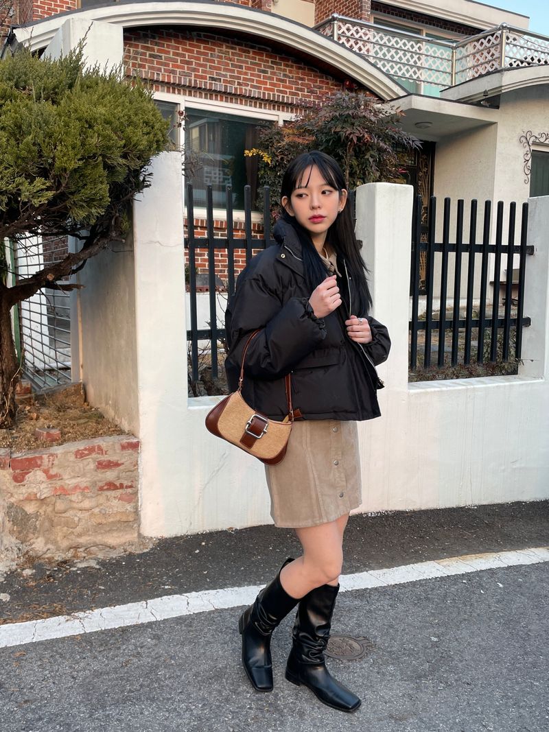 Square wrinkle middle boots 