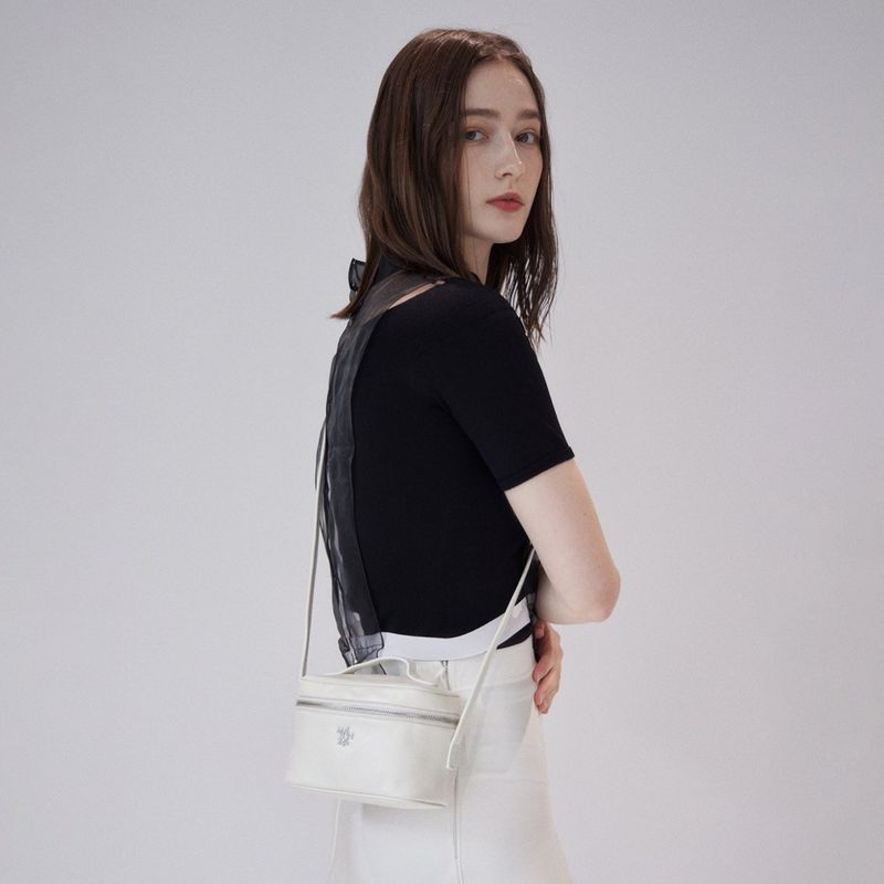 MAISON246（メゾン246）の「モエコスメティックバッグ（ホワイト）（バッグ）」