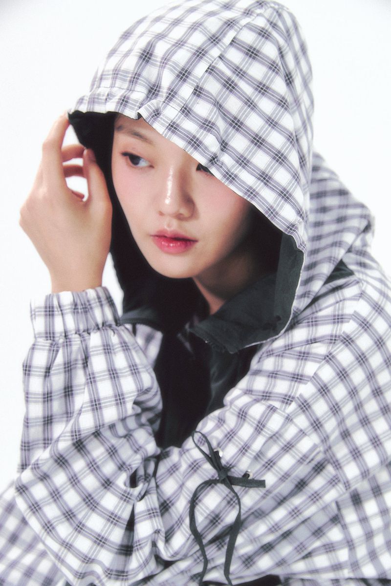 Check Ribbon Wind Breaker Black