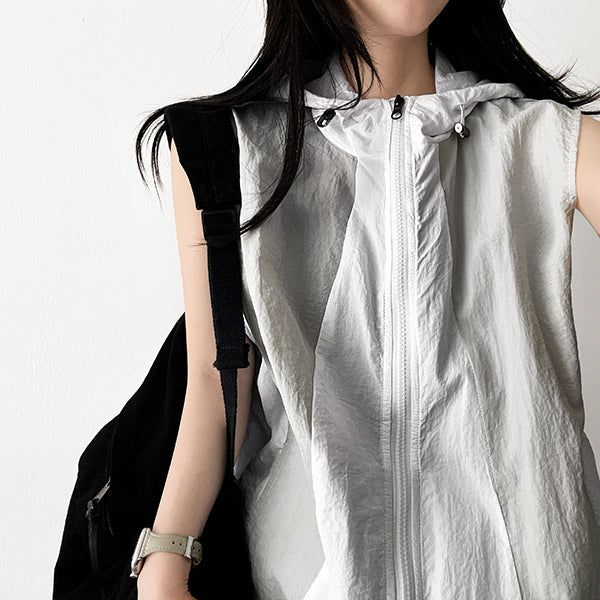 hijjoo（ハイチュー）の「I-Nylon Coloring Hooded Vest Zip-Up（Tops）」