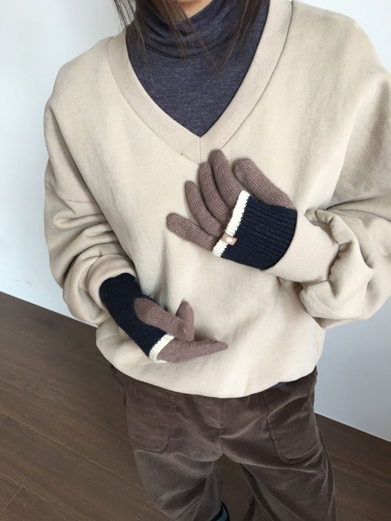 Lilac Peach V-Neck Sweatshirt (5 Colors)