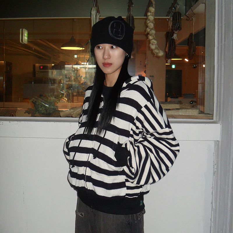Striped knit hooded zip up / Ivory black