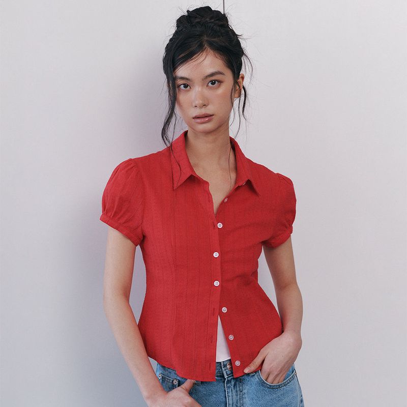 Curetty（キュリティ）の「C COTTON JACQUARD HALF BLOUSE_RED（Tops）」