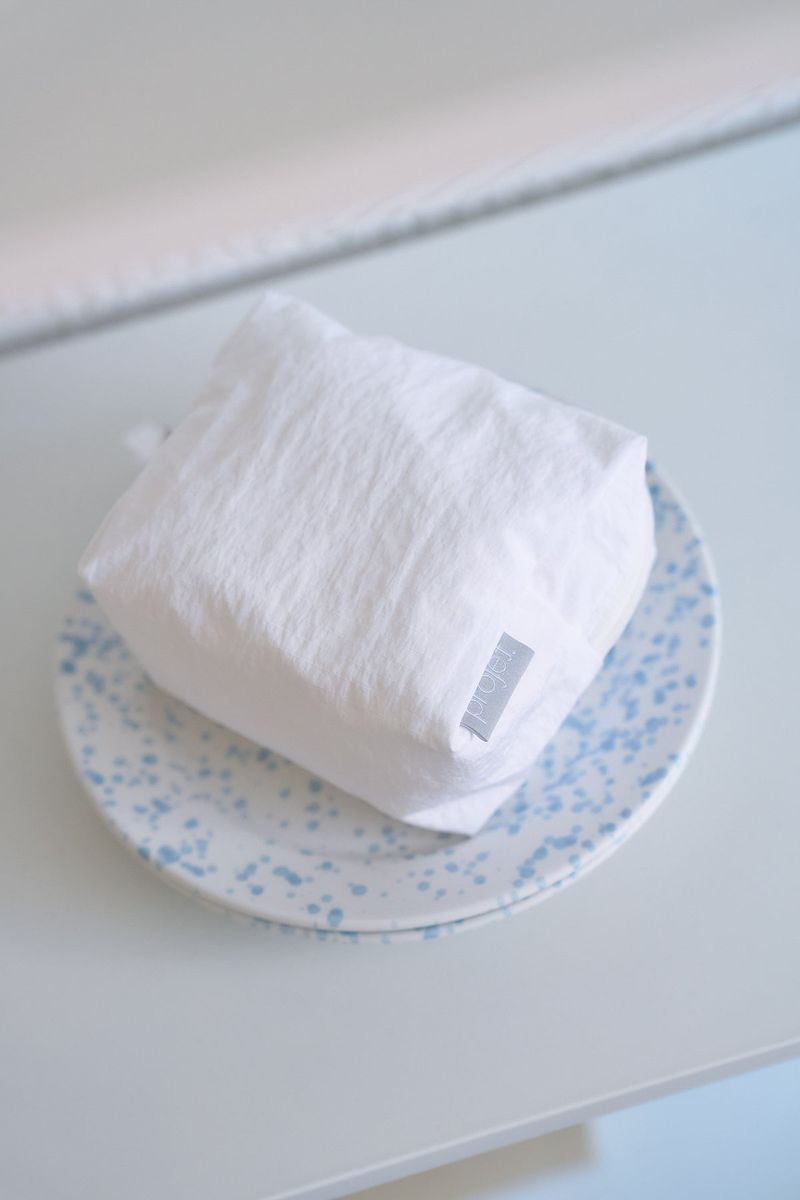 puff pouch (white_nylon)