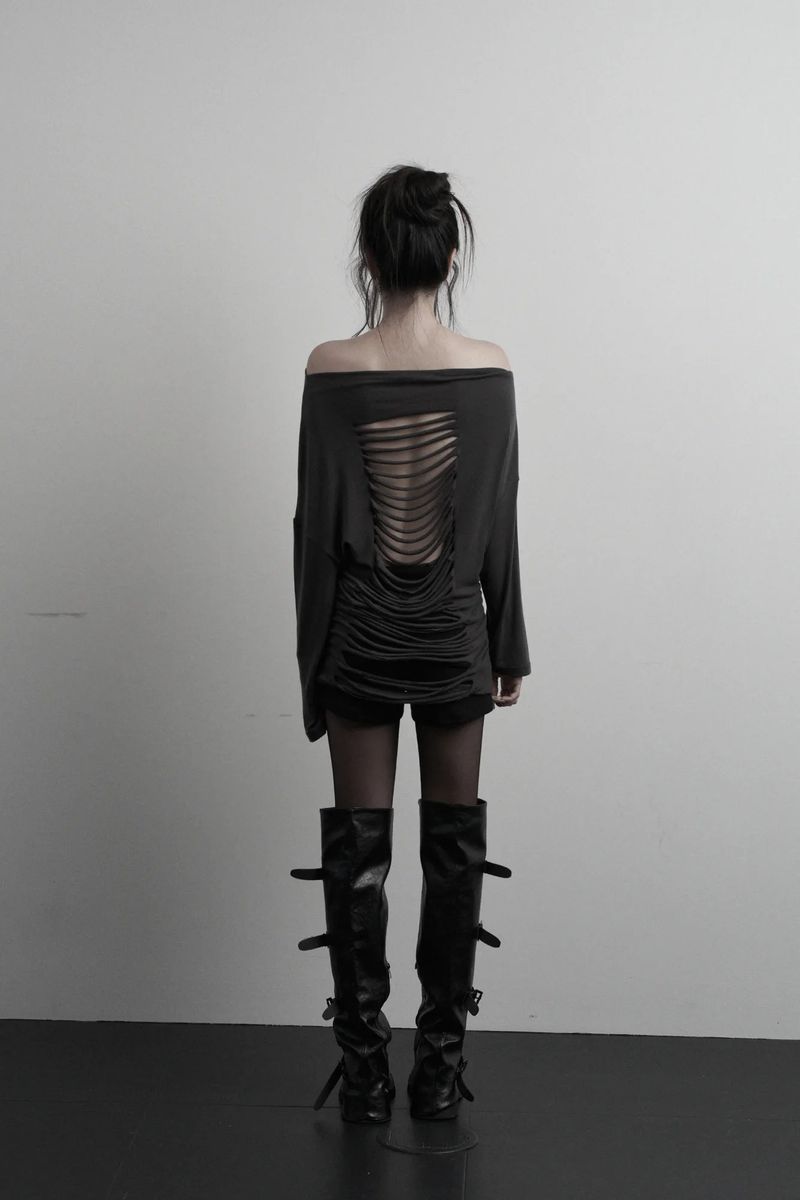 [label] back damage off-shoulder top (charcoal)