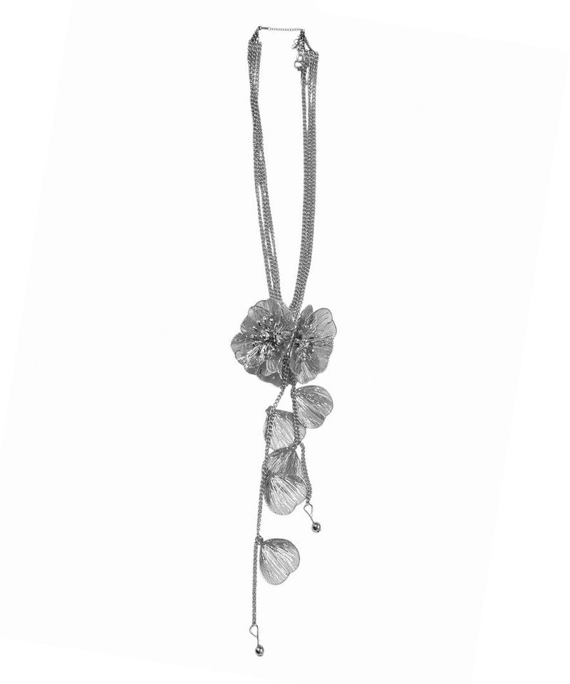 Silver flower necklace
