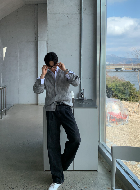 all-day round neck knit cardigan