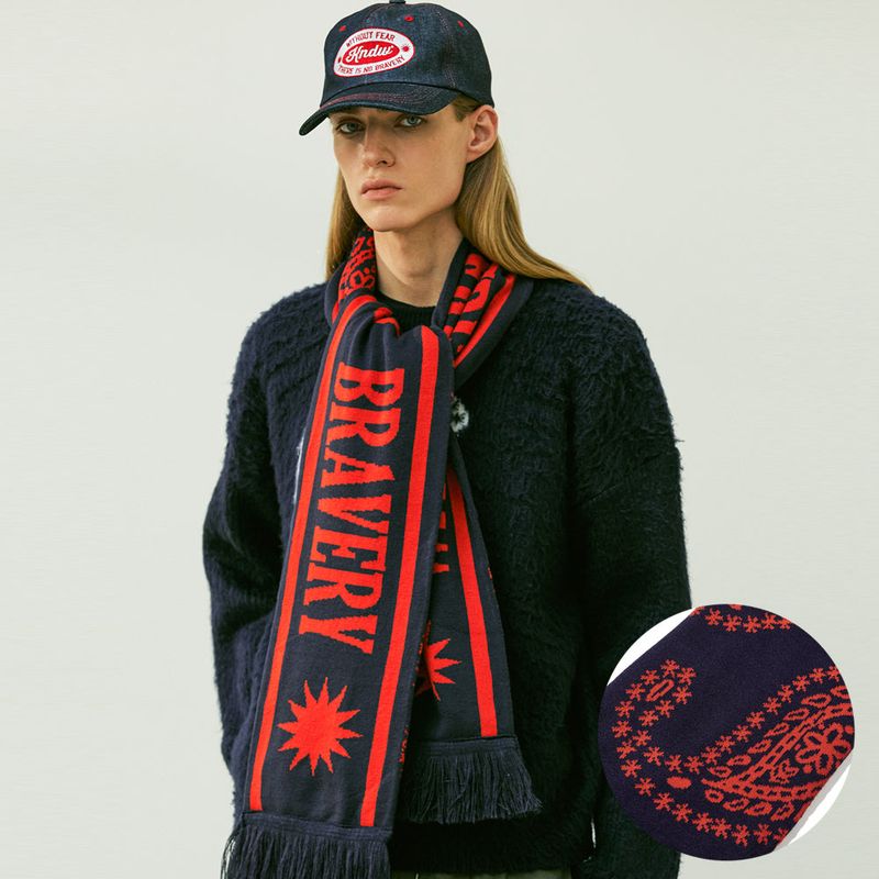 KND（ケイエンド）の「WFTB PAISLEY FOOTBALL MUFFLER NAVY（Fashion Accessories）」