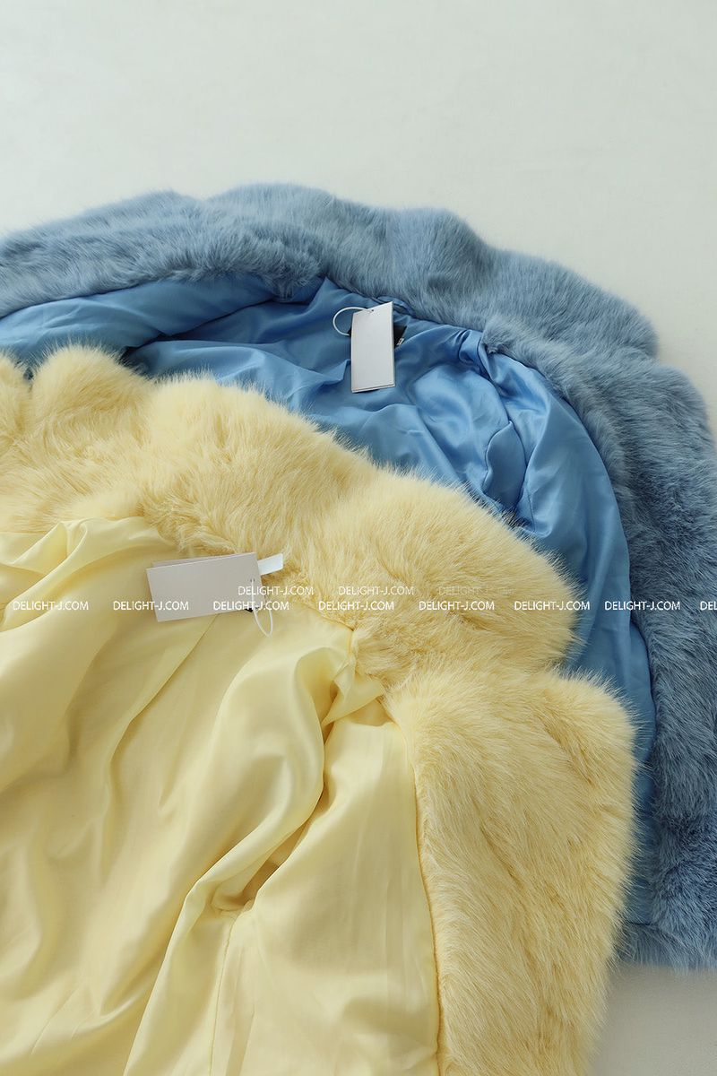 Pastel collar fake fur jacket