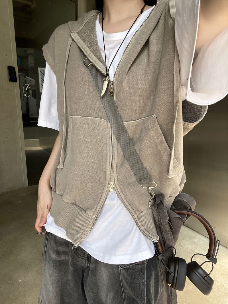 Leo Pigment Hooded Two-Way Vest