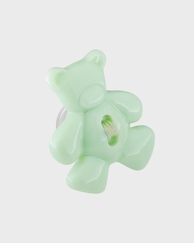it doesn't matter.（イットダズントマッター）の「[Formica] Minty Bear button tok, Basic（Smartphone Accessories）」