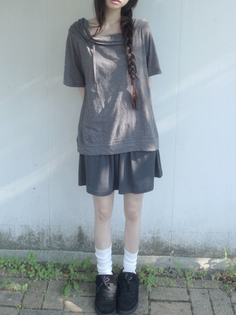ZELENA（ゼレナ）の「ボルトフードTシャツ（トップス）」