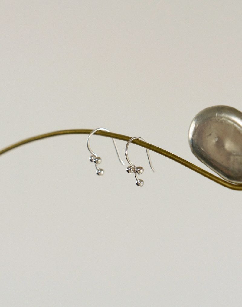 petit flower earring - silver
