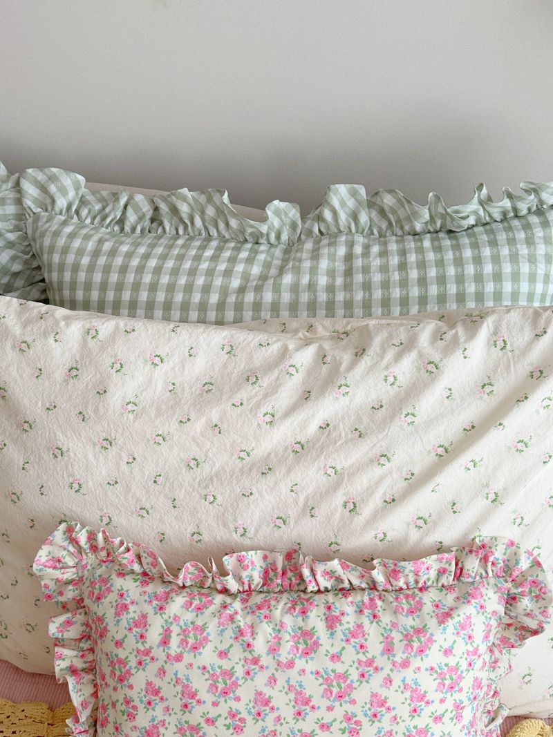 Flo ribbon string pillow cover floral pattern hotel style