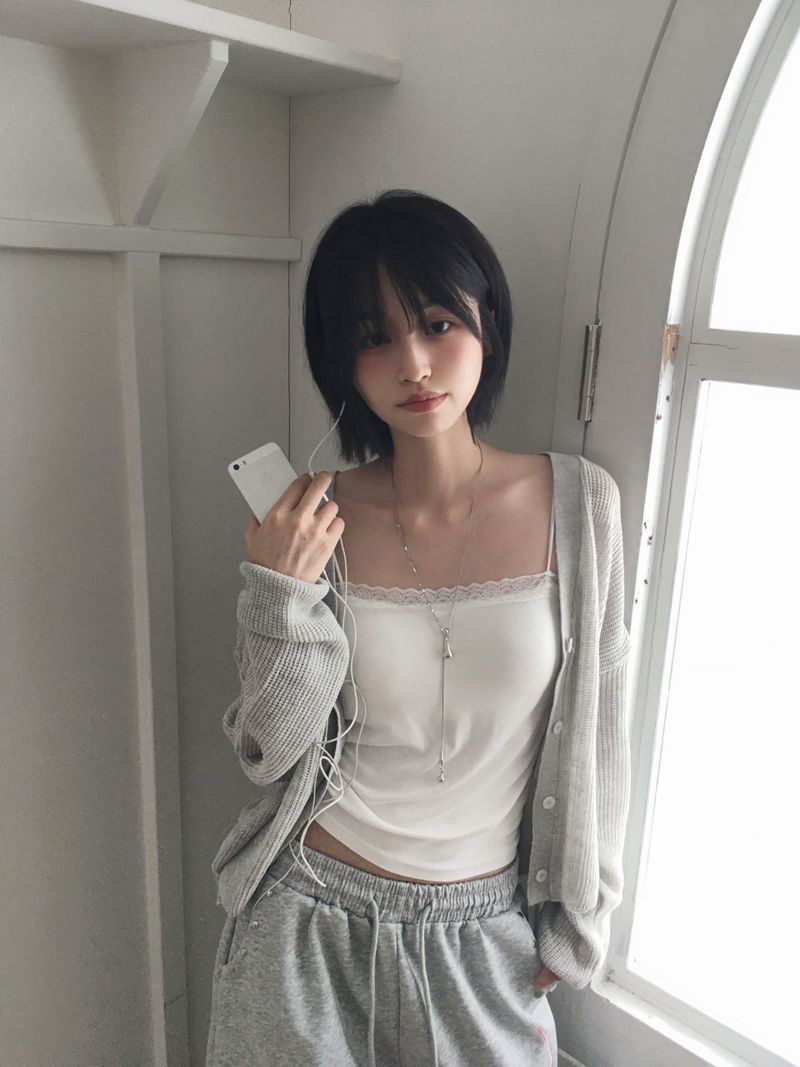 Mirror lace padded tank top