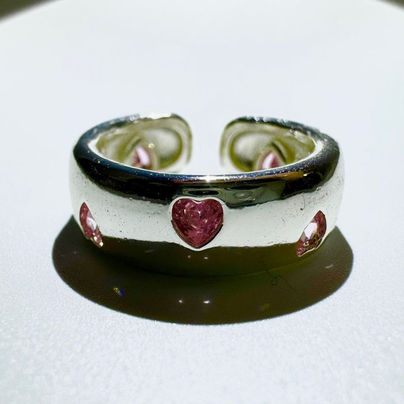 Bold pink heart cubic ring
