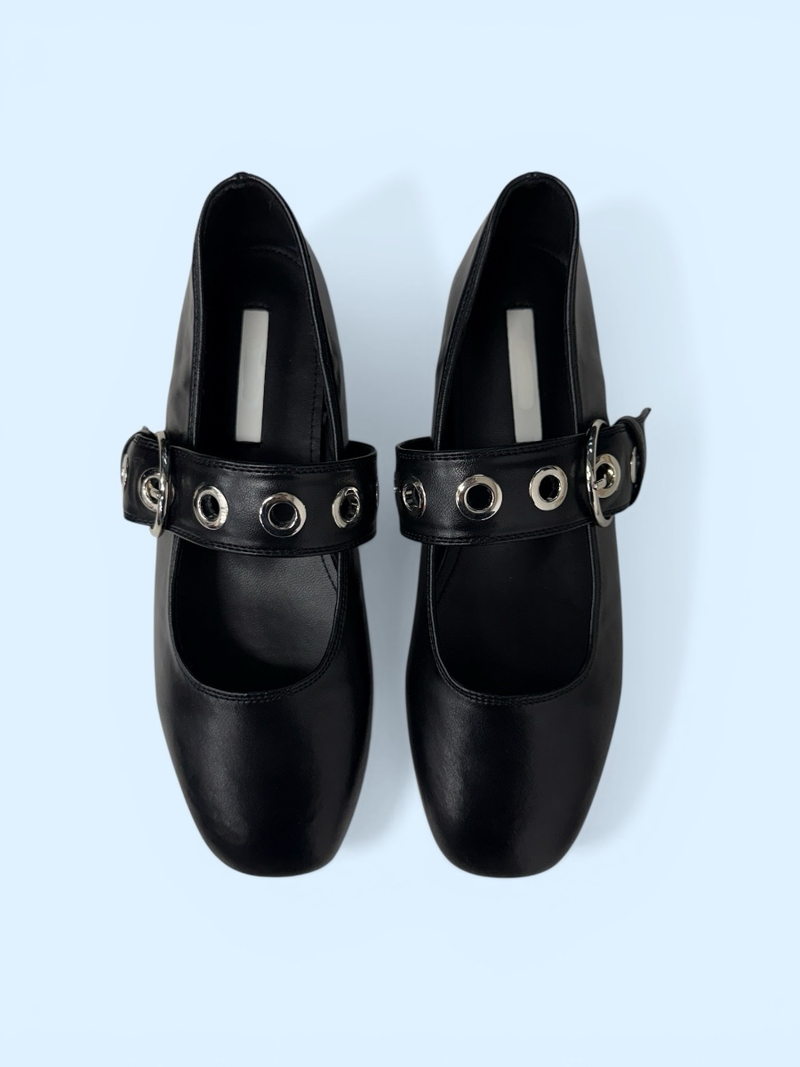 eyelet mary jane shoes