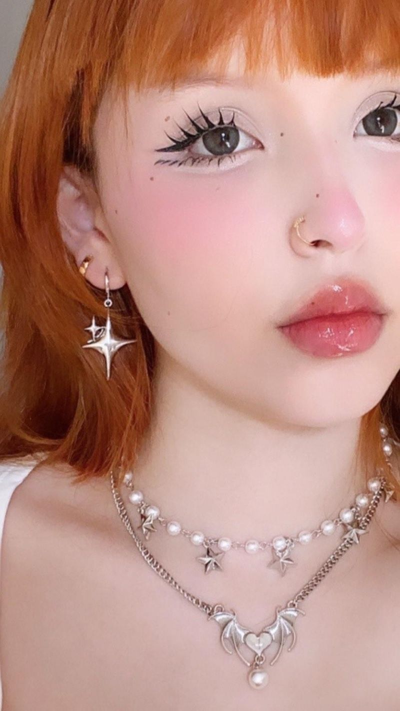  [Aespa Karina, IVE Gaeul Piercing] Sparkle Sparkle Huggies Piercing