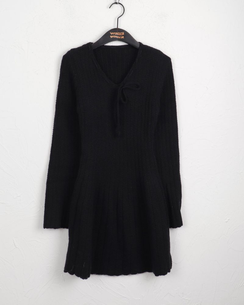 Shining wool ribbon strap punching knit dress