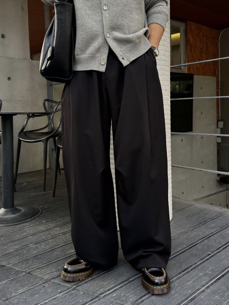 Ox over curved banding pants