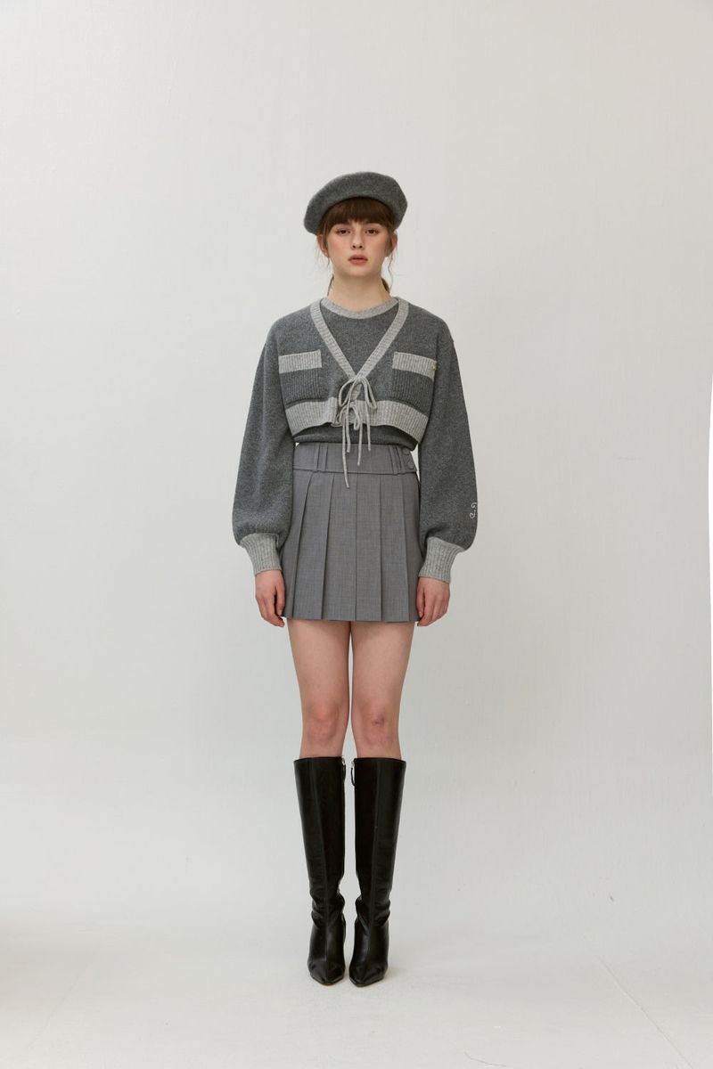 Wide band skirt