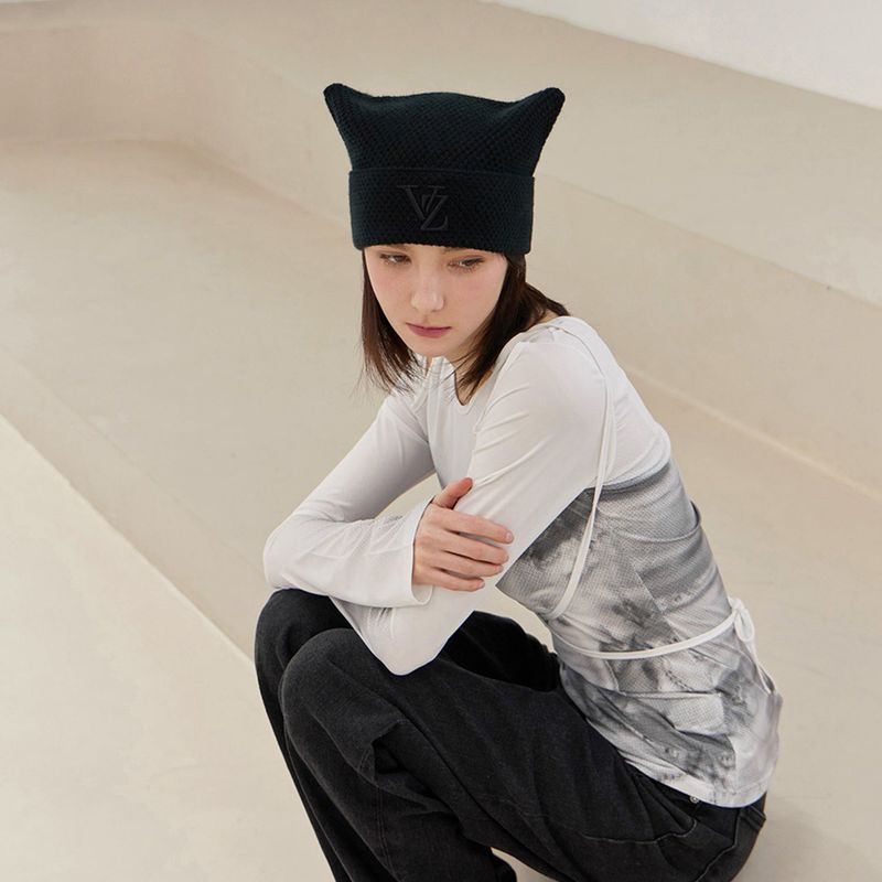 VZ Square Beanie / Black