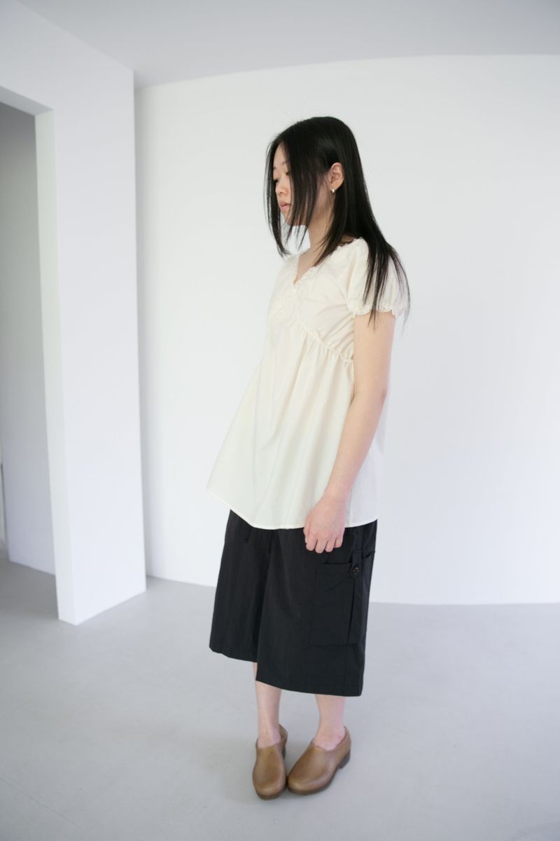 omoosoohy（オムスヒ）の「lace cotton puff sleeve ops(2colors)（Tops）」
