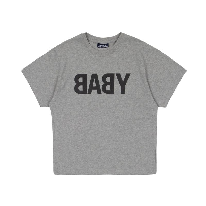 TOM'S BIRTHDAY（トムズバースデー）の「ベイビーロゴハーフTシャツ GREY（トップス）」