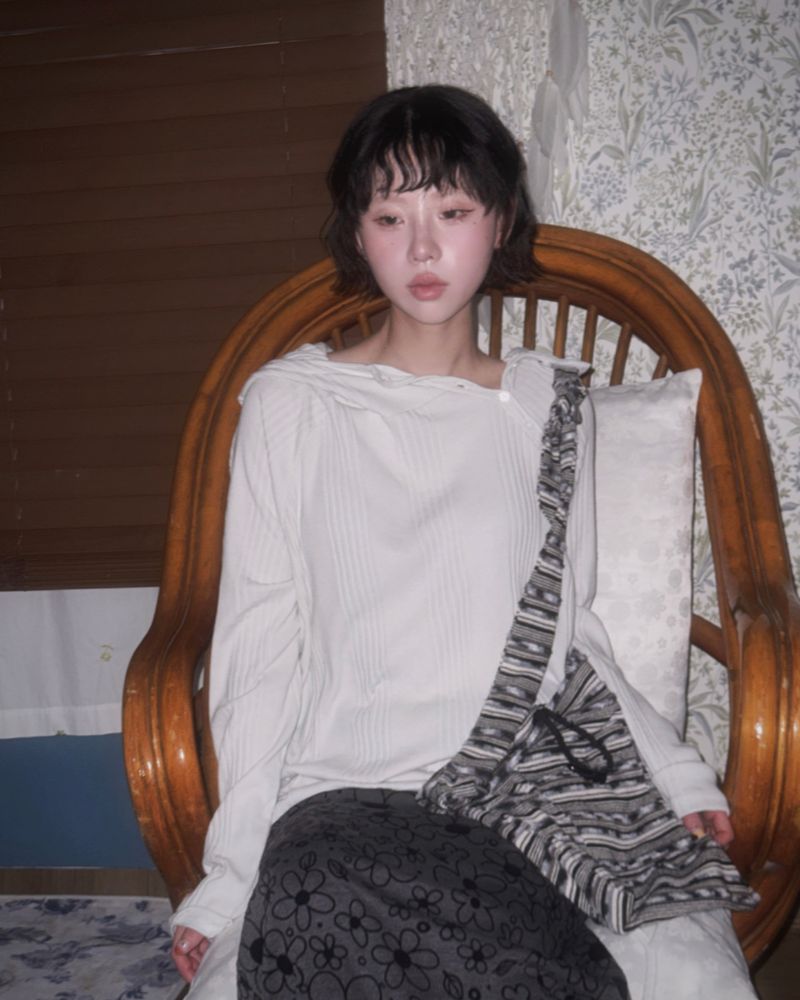 (3color) Shirring Diagonal Button Drape Hoodie Knit Tee