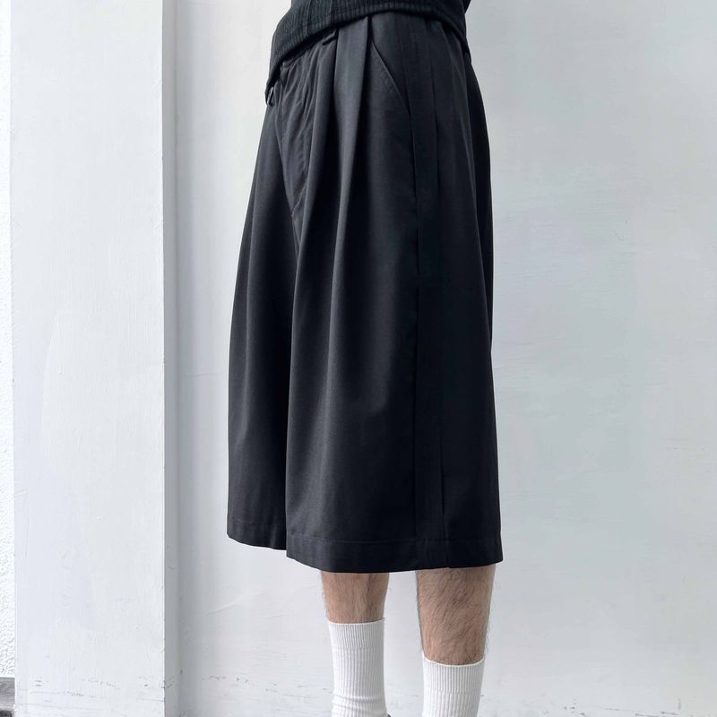 Pleated Wide Silhouette Shorts