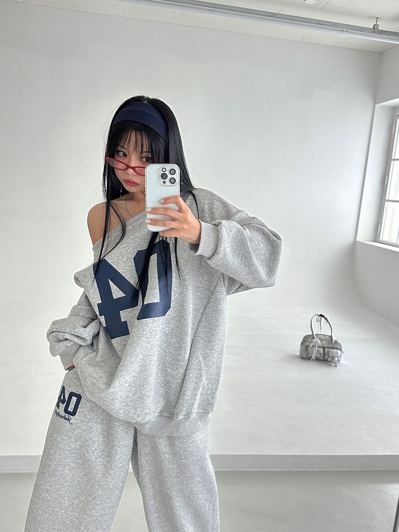 Number off-shoulder oversized fit sweat suit set