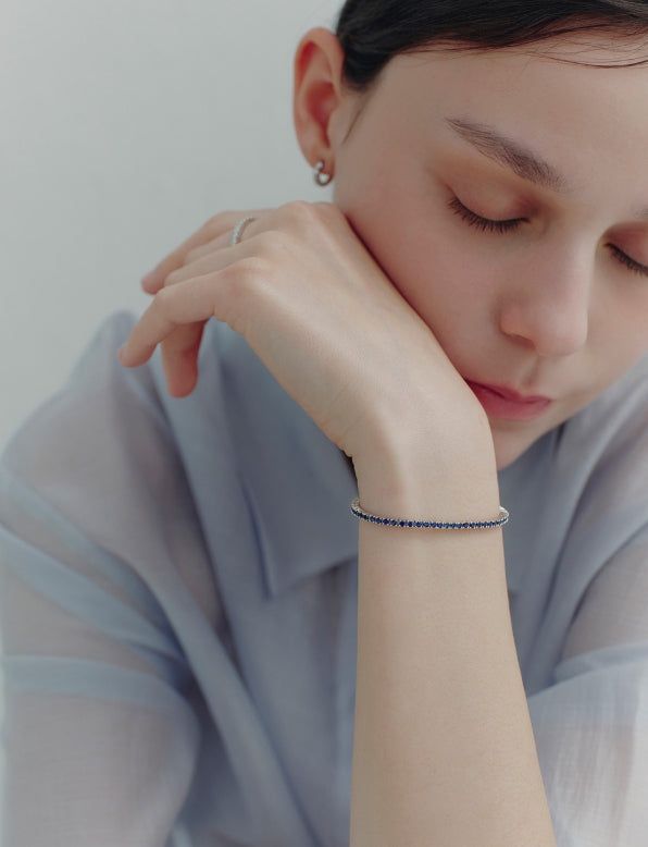 hyeres lor（イエール・ロール）の「26SS★ Essence Silver (W) 4-Prong Wrap Sapphire Tennis Bracelet 2mm（Accessories）」