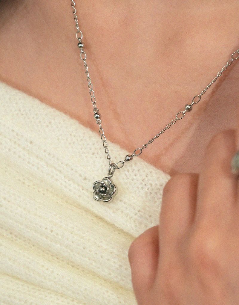 Boho Libertude（ボホリベルチュード）の「Eternal Rose Necklace（Accessories）」