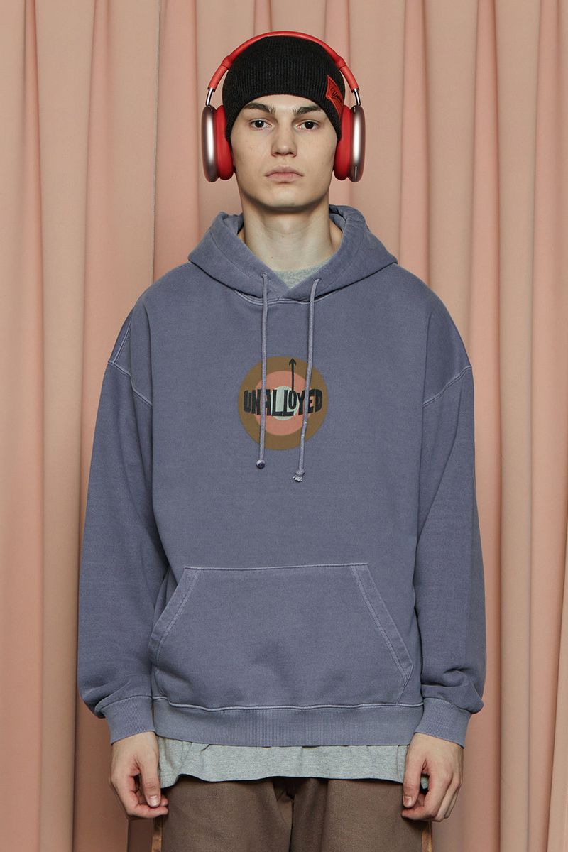 UNALLOYED(アナロイド)の「PIGMENT THE WHO HOODIE / BLUE(Tops)」
