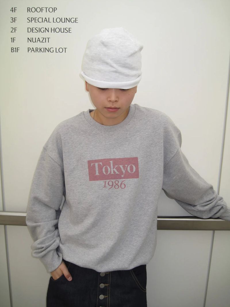 Mokey（モーキー）の「Tokyo Sweatshirt (2 Colors)（Tops）」