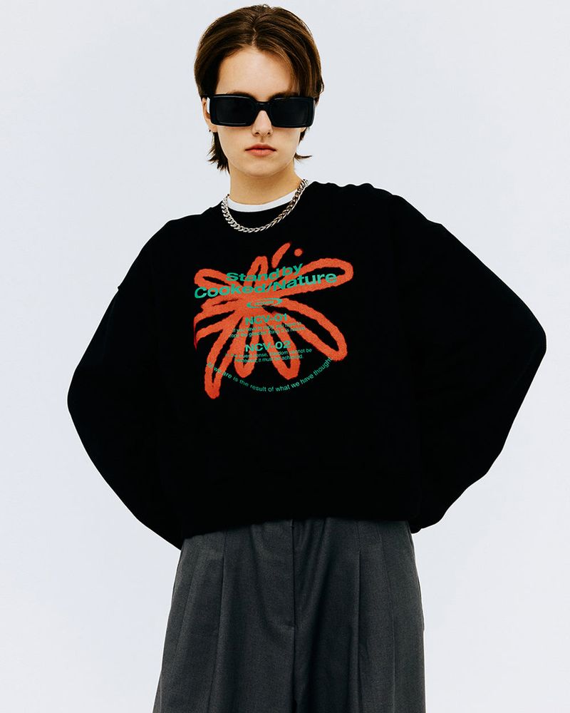 ROUND FLOWER LOGO CROP SWEATSHIRT-BLACK