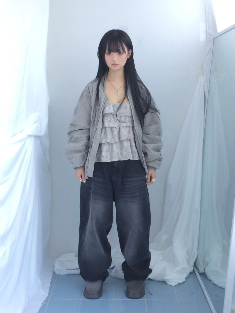 Curved overfit washed denim
