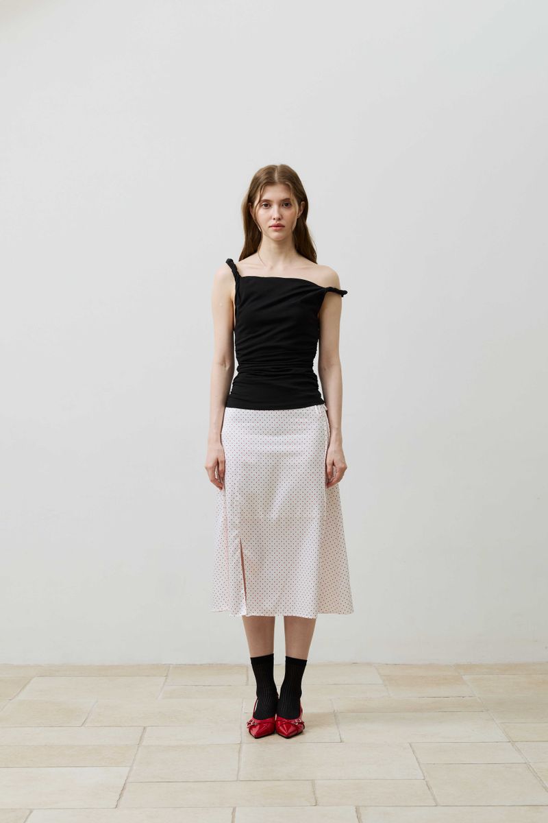 COS TWISTED SHIRRLING TOP / BLACK