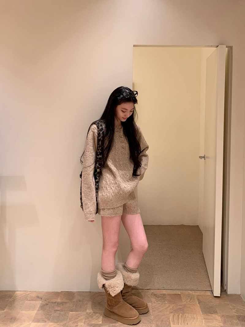 Oatmeal toggle wool twisted knitwear two-piece set