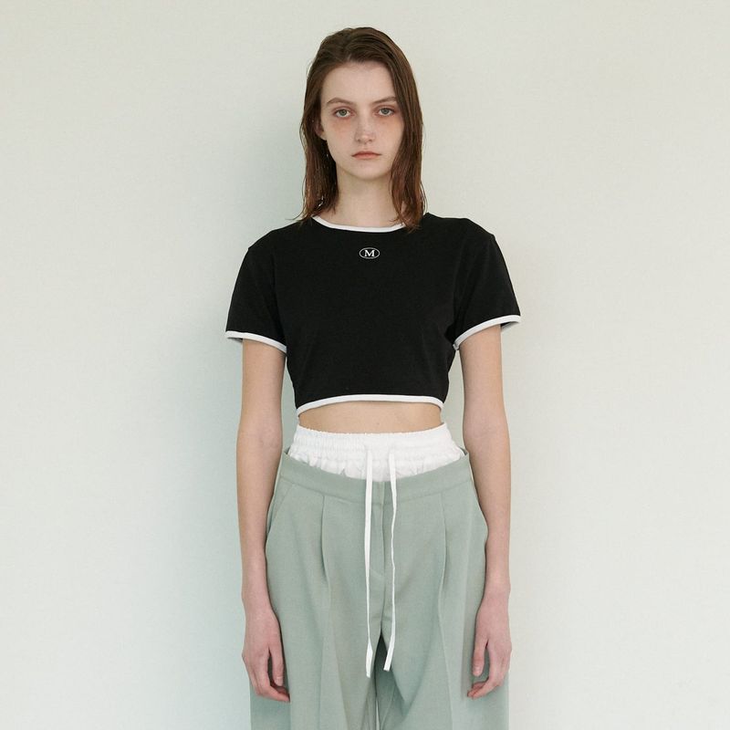 MOIFAIRE(モイフェア)の「SIMBOL LOGO T-SHIRT, BLACK(Tops)」