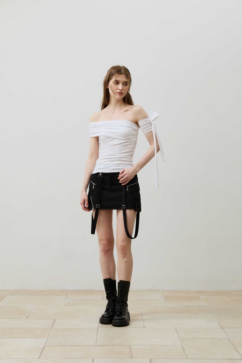 RIA ONE-SHOULDER SHIRRING TOP / WHITE