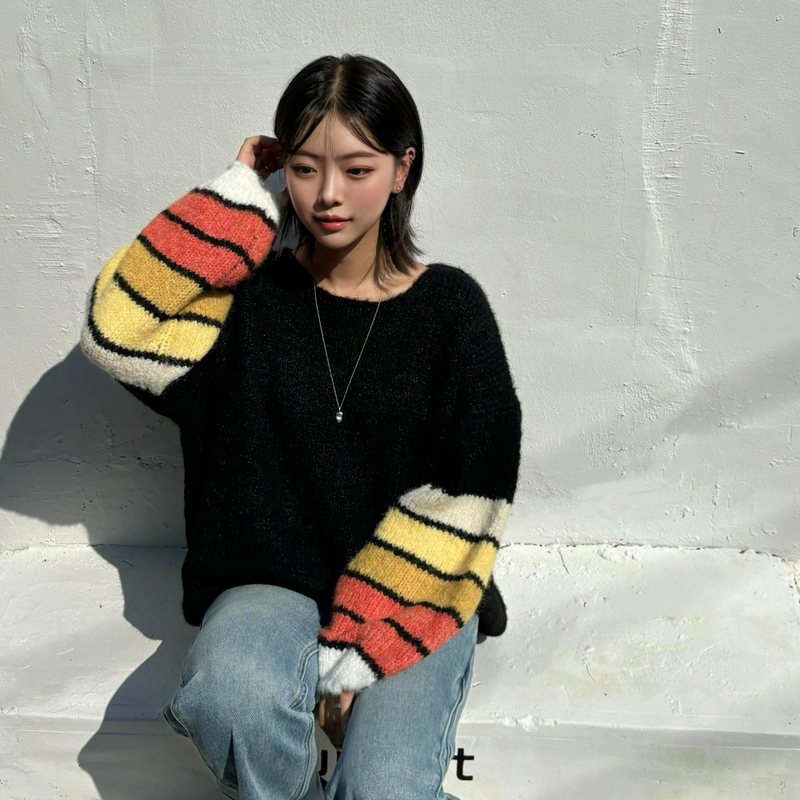 BLACK STRIPE SWEATER code 100
