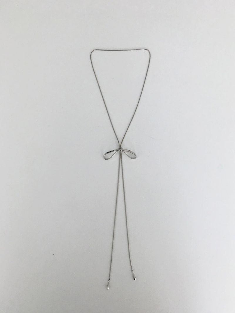 Ribbon necklace