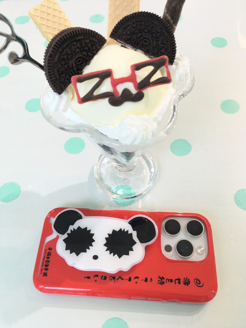 10.5miri（シボミリ）の「レッド ラッキー ケース ＆ パンダ グリップトック セット（スマホグッズ/小物）」