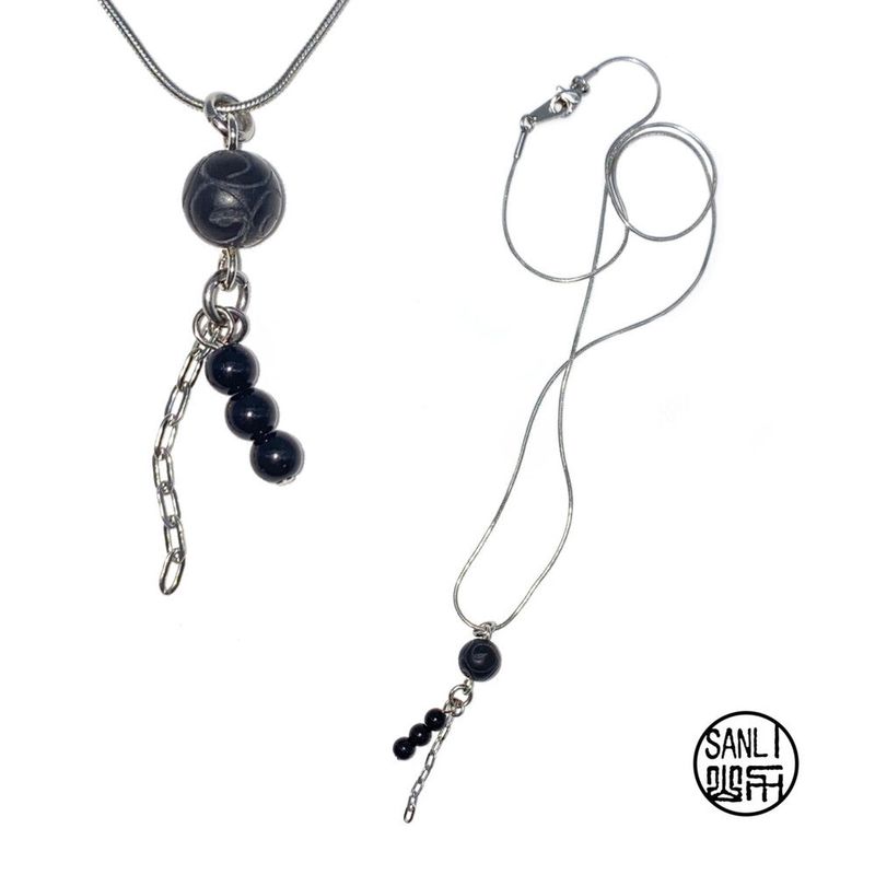 Black dew necklace