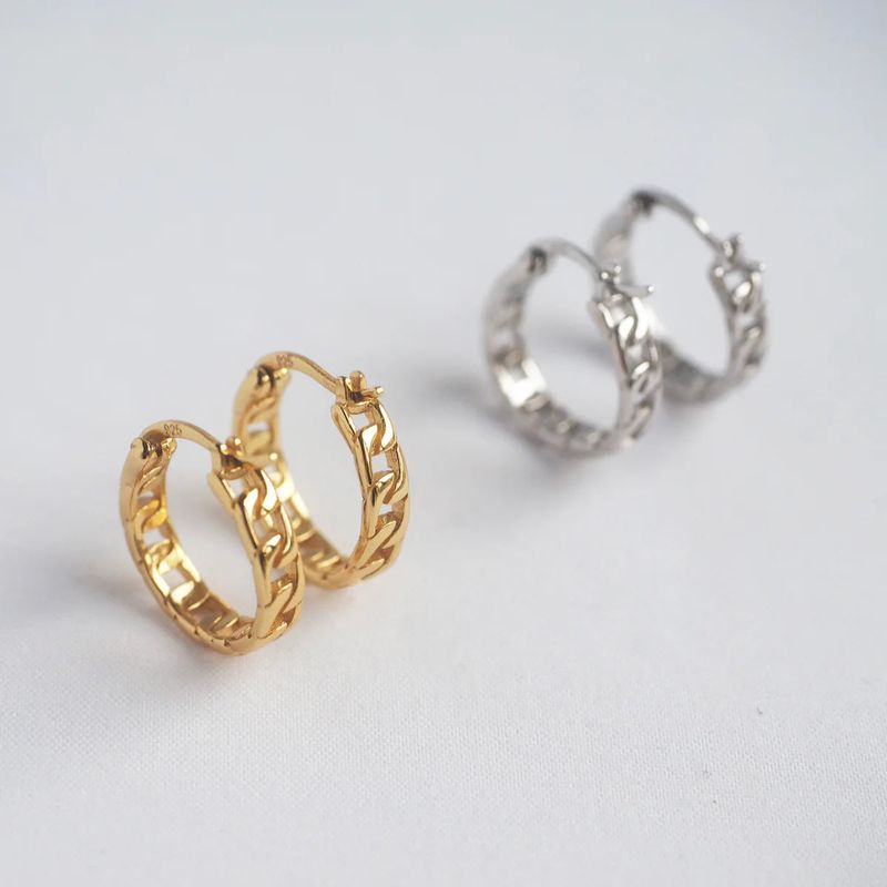 éclater（エクラテ）の「ヘイディチェーンフープピアス（アクセサリー）」