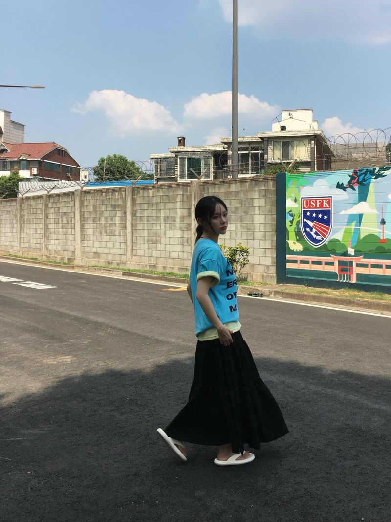 Flora Triple-Ruffle Long Skirt (2 Colors)