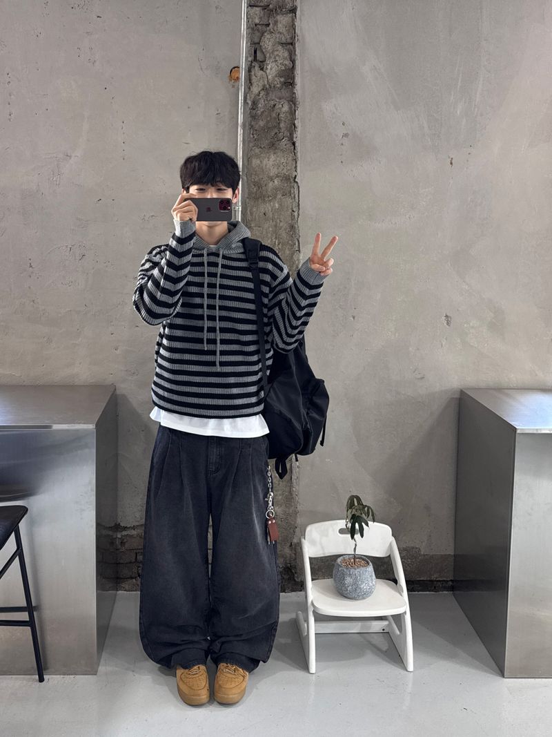 Ease Wide Two-Tuck Denim Pants